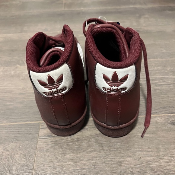 Adidas original  New in box - Picture 3 of 4